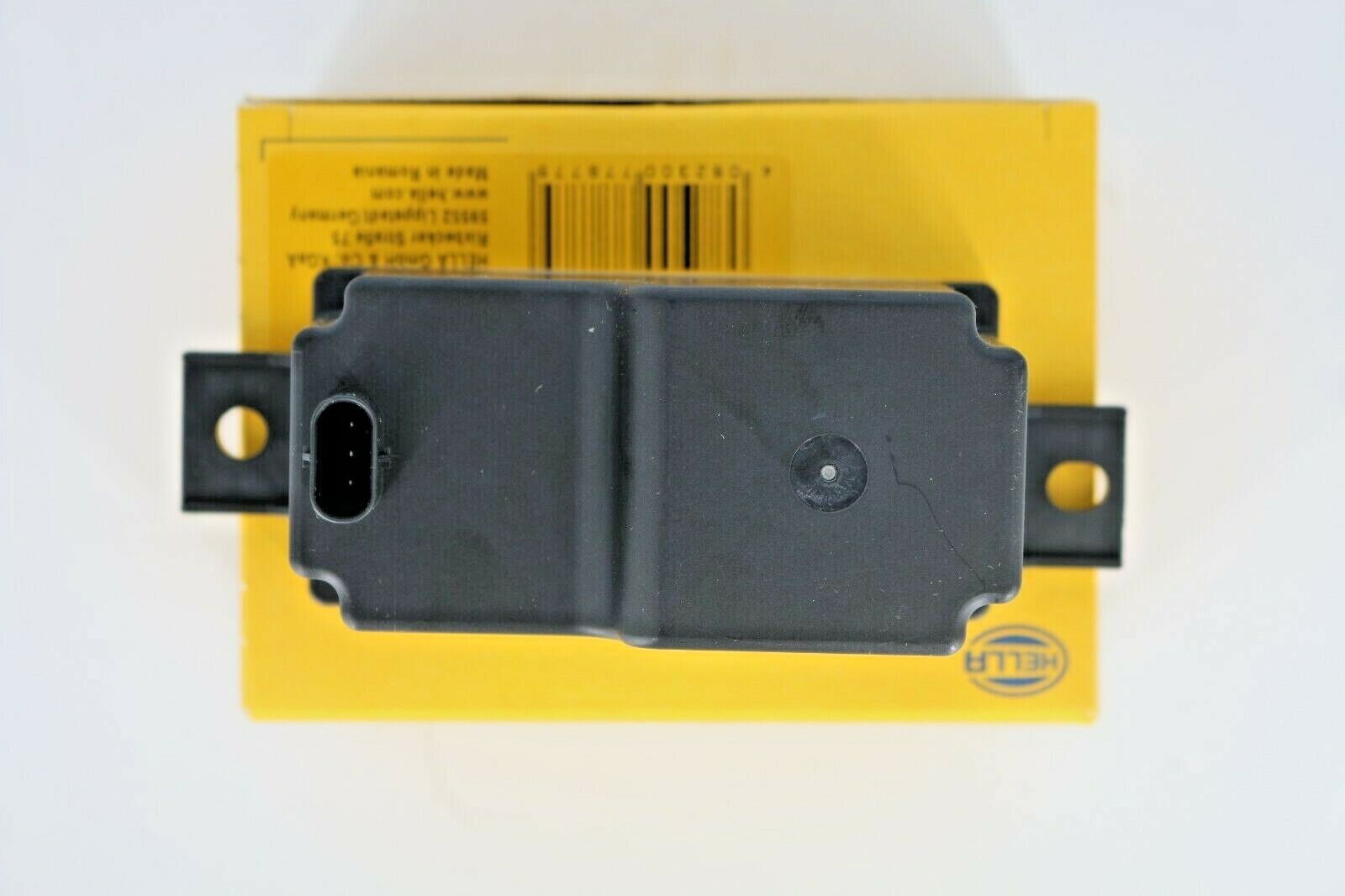 Hella Genuine Voltage Regulator for Mercedes-Benz (MPN: 8ES011590701) - Image 3