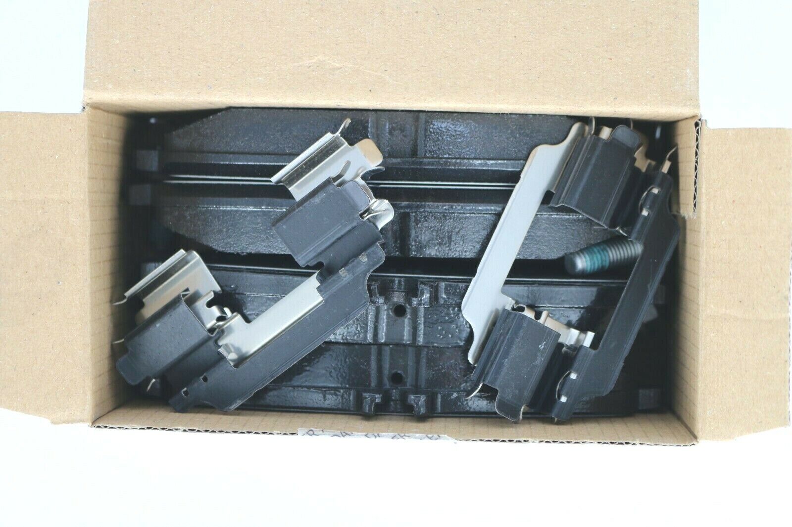 Genuine Mercedes-Benz Brake Pad Set (MPN: A0084201120) - Image 3