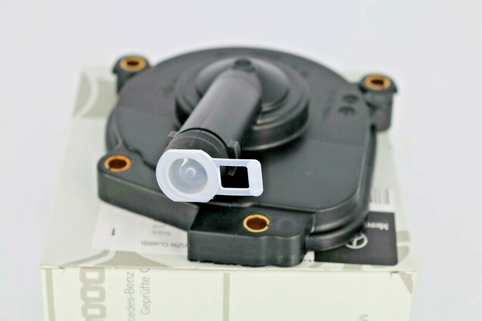 Genuine Mercedes Oil Separator Crankcase Vent Valve PVC Breather Cover (MPN: A2720100631)