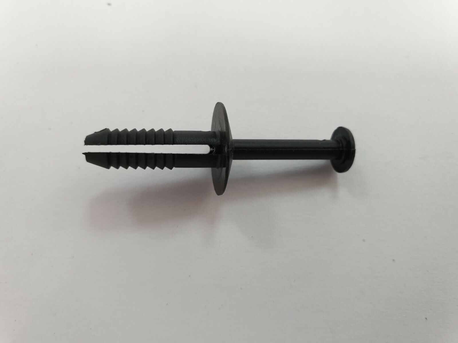 BMW Expanding Rivet Clips (MPN: 51111964186)
