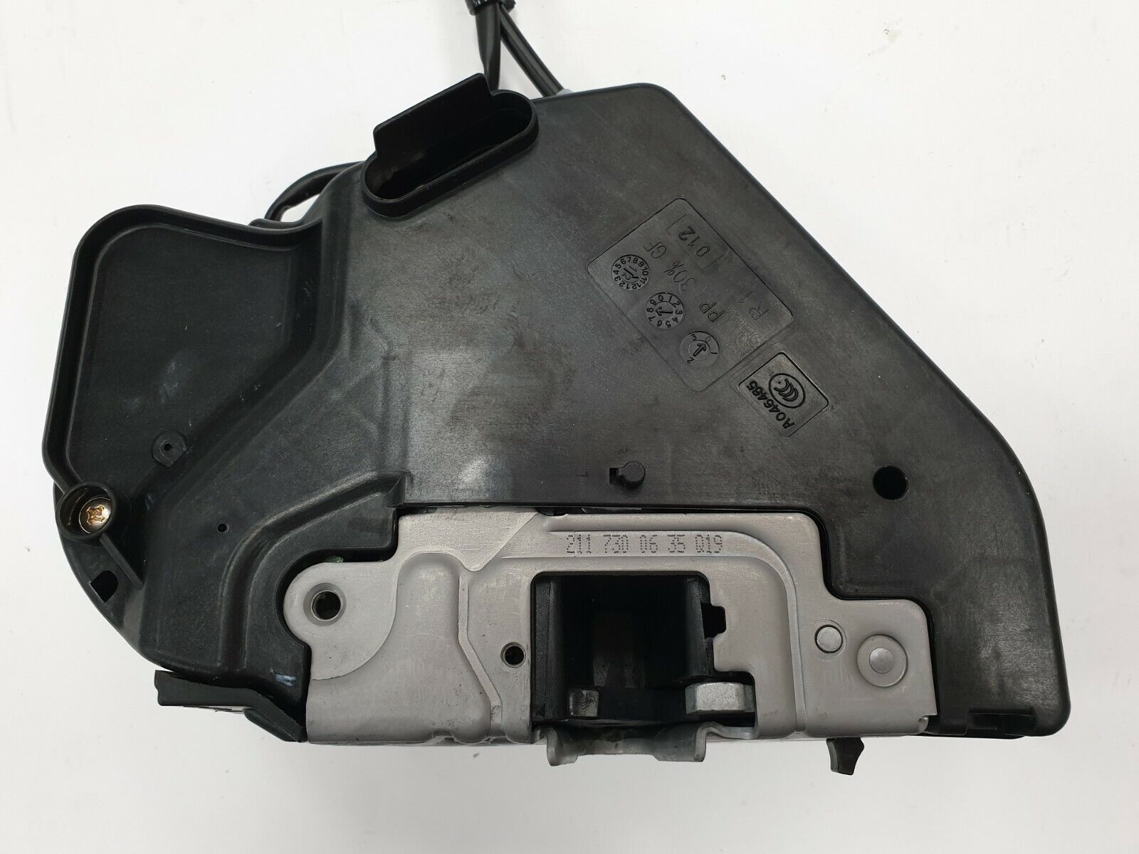 Mercedes-Benz Original Door Lock (MPN: A2117300635) - Image 3