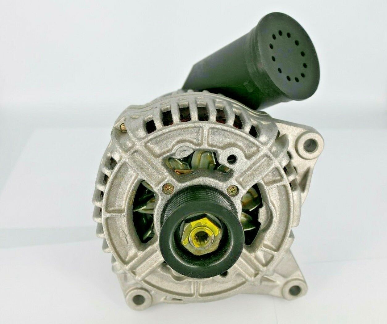 Genuine Alternator for BMW (MPN: 12311433266)
