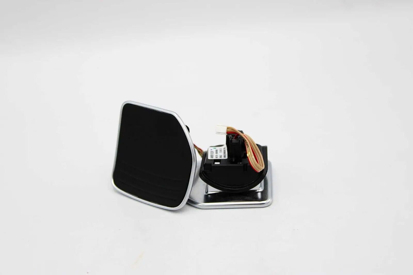 Audi Genuine Steering Wheel TipTronic Push Button Set (MPN: 4H0951523FXHA) - Image 3