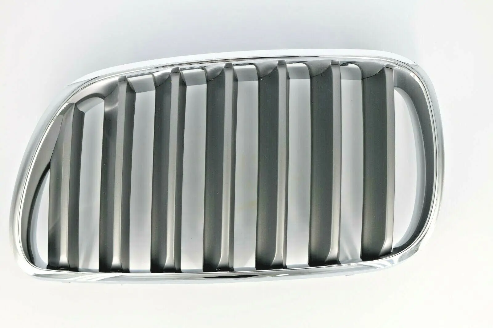 BMW Genuine Grille (Front, Left) (MPN: 51113420091) - Image 2