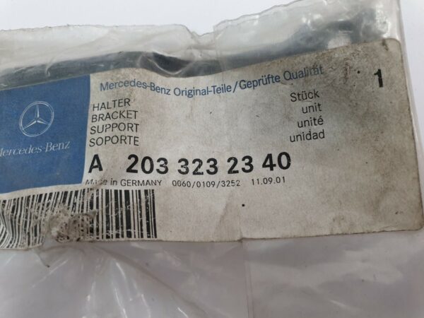 Mercedes-Benz Genuine Suspension Bracket (MPN: A2033232340) - Image 3