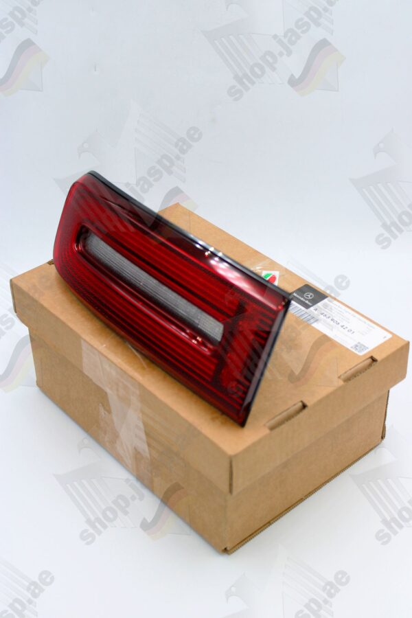 OEM Mercedes-Benz Rear Tail Light (MPN: A4639064201) - Image 4